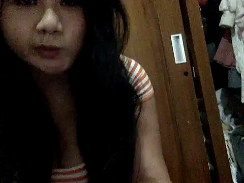 Snapshot of vixenrae chatting on 04/12/26, 02:55 vixenrae online show from 04/12/26, 02:55