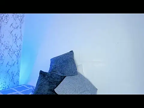 Snapshot of gia_hofman chatting on 05/19/26, 12:33 gia hofman online show from 05/19/26, 12:33