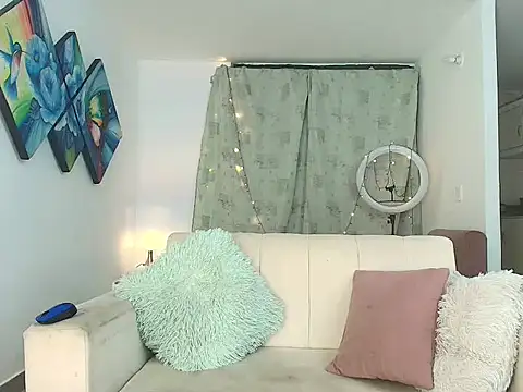 Snapshot of Michellblue chatting on 05/30/26, 05:59 Michellblue online show from 05/30/26, 05:59