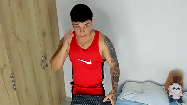 Snapshot of DrakeSmith_ chatting on 04/13/26, 10:26 DrakeSmith online show from 04/13/26, 10:26