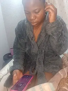Snapshot of ShyBabe_07 chatting on 06/19/26, 02:27 ShyBabe 07 online show from 06/19/26, 02:27
