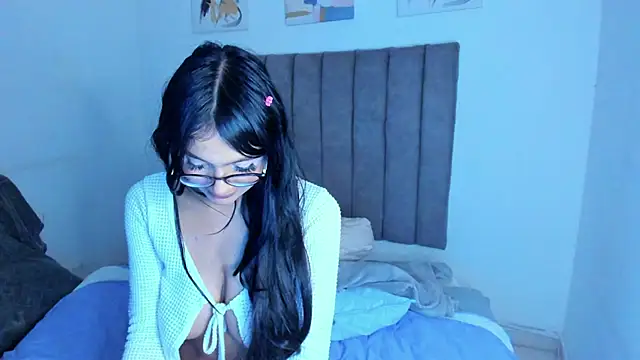Snapshot of britanny_jones1 chatting on 04/16/26, 09:50 britanny jones1 online show from 04/16/26, 09:50