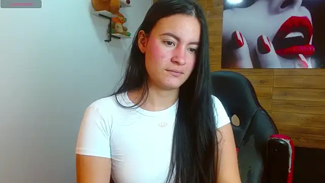 Snapshot of rosaleia_ chatting on 05/19/26, 04:08 rosaleia online show from 05/19/26, 04:08