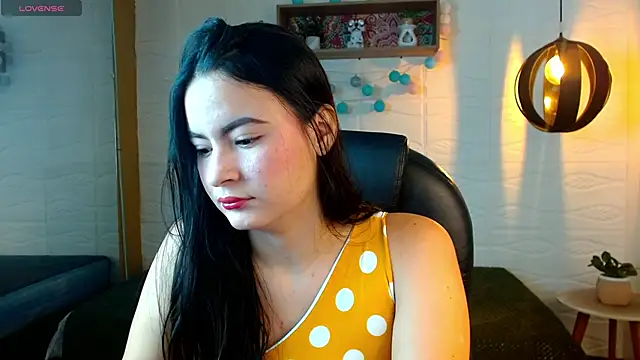 Snapshot of rosaleia_ chatting on 05/26/26, 03:57 rosaleia online show from 05/26/26, 03:57