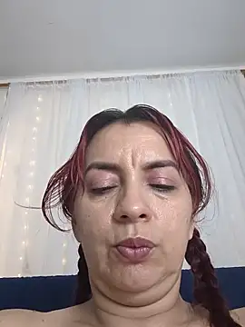 Snapshot of Sofia_Mature_ chatting on 06/06/26, 12:10 Sofia Mature online show from 06/06/26, 12:10