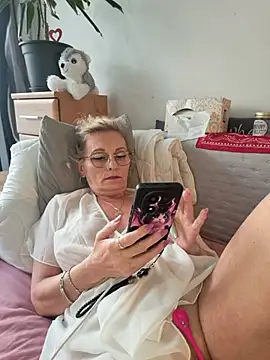 Snapshot of Blond_lady_czech chatting on 07/08/26, 05:28 Blond lady czech online show from 07/08/26, 05:28