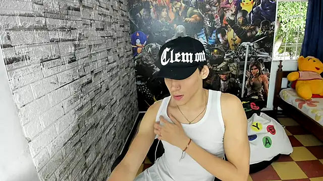 Snapshot of sebas_jusa chatting on 07/21/26, 12:51 sebas jusa online show from 07/21/26, 12:51
