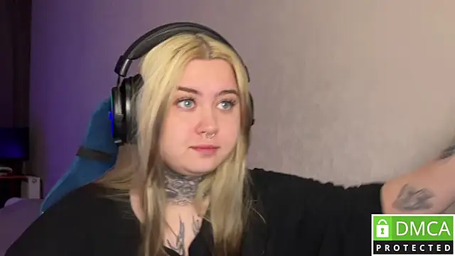 Snapshot of CuteUna chatting on 04/16/26, 02:07 CuteUna online show from 04/16/26, 02:07