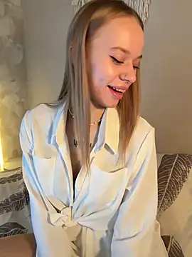 leyaaftermidnight online show from 04/17/26, 09:12