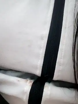 Snapshot of Siya_mic chatting on 04/15/26, 08:10 Siya mic online show from 04/15/26, 08:10