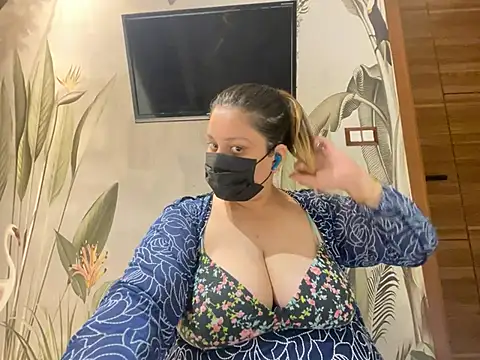 kavyasingh36 online show from 05/16/26, 12:29