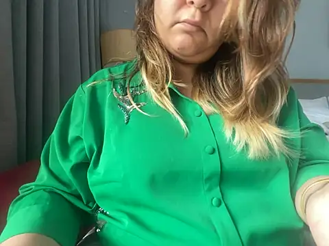 kavyasingh36 online show from 05/18/26, 11:05