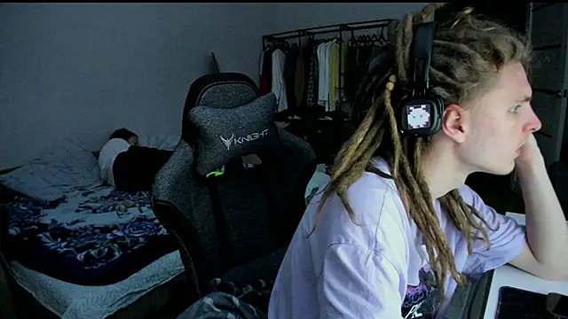 Snapshot of SurfSexCouple1 chatting on 04/11/26, 10:14 SurfSexCouple1 online show from 04/11/26, 10:14