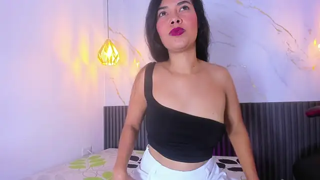 Vanessa Lune online show from 05/15/26, 01:51