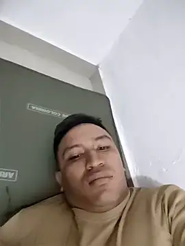 Snapshot of SnoozingThiamine chatting on 06/04/26, 03:23 SnoozingThiamine online show from 06/04/26, 03:23