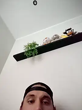 HugoEspada1 online show from 04/21/26, 05:58