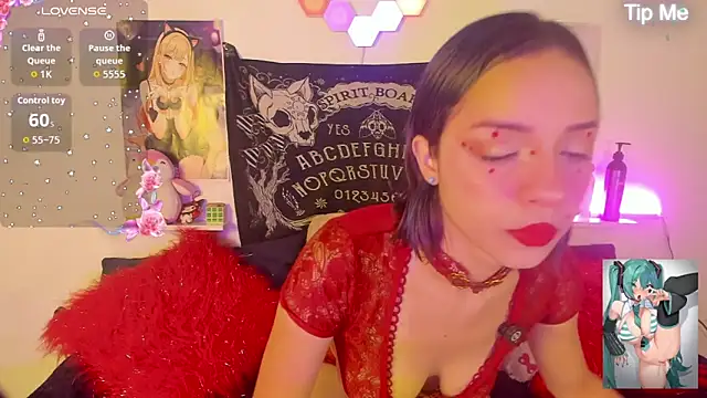 LaxiViolet online show from 05/13/26, 07:11