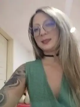 VALELUXX online show from 05/13/26, 03:15