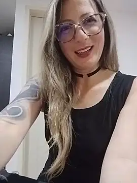 VALELUXX online show from 05/22/26, 03:24