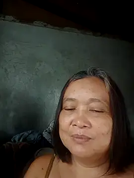 jeanyummytits online show from 05/21/26, 11:12
