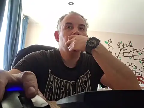 Snapshot of Piotr481 chatting on 05/02/26, 10:53 Piotr481 online show from 05/02/26, 10:53