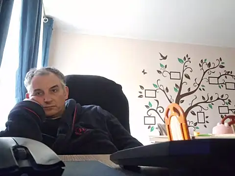 Snapshot of Piotr481 chatting on 05/07/26, 04:12 Piotr481 online show from 05/07/26, 04:12