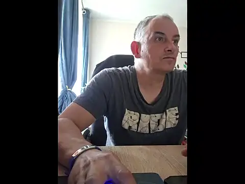 Snapshot of Piotr481 chatting on 07/04/26, 02:01 Piotr481 online show from 07/04/26, 02:01