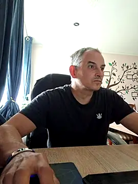 Snapshot of Piotr481 chatting on 07/24/26, 03:32 Piotr481 online show from 07/24/26, 03:32