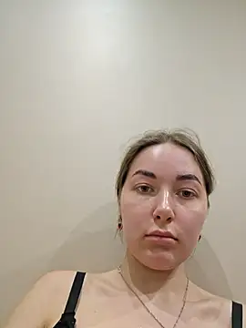 Doris2222 online show from 04/19/26, 07:49