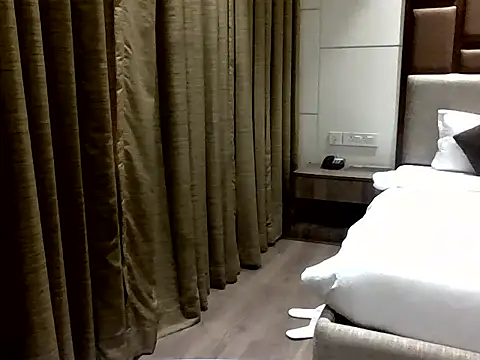 nikhil s25 online show from 04/12/26, 10:31