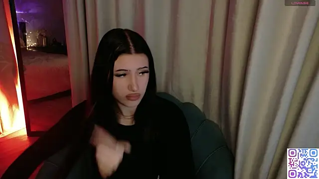 Snapshot of HazelHayesss chatting on 04/18/26, 03:49 HazelHayesss online show from 04/18/26, 03:49