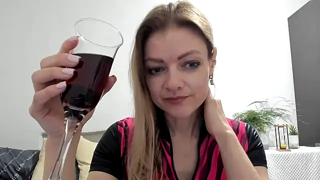 Severina7 online show from 04/17/26, 07:39