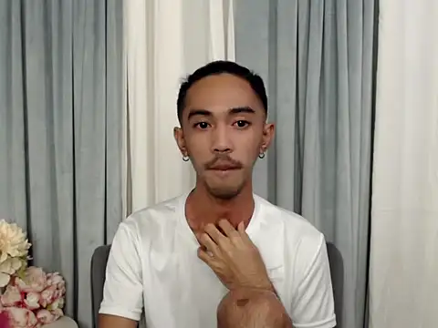 crocodale online show from 04/17/26, 01:14