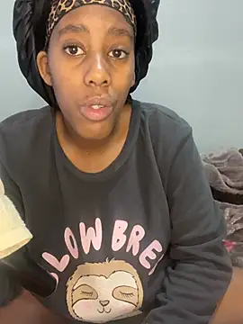 petite bee online show from 07/15/26, 05:56
