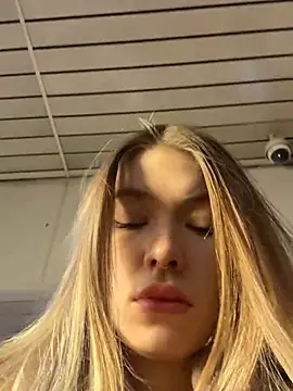 Risky Mia69 online show from 04/15/26, 04:58