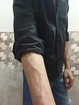 itsmemadhu2019 online show from 05/18/26, 02:01