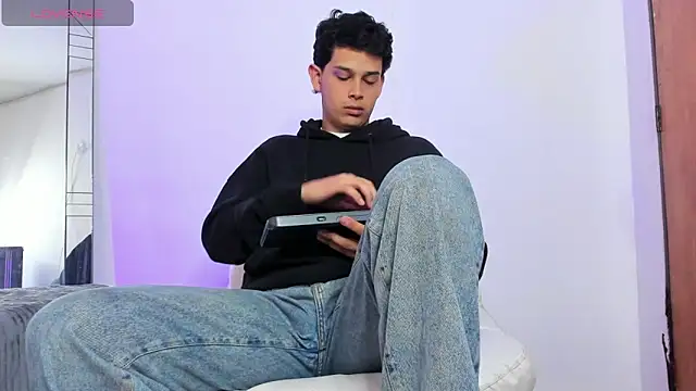 elijah stoone online show from 04/16/26, 01:12