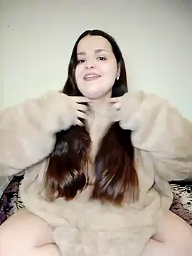Snapshot of estrell4 chatting on 06/15/26, 02:14 estrell4 online show from 06/15/26, 02:14