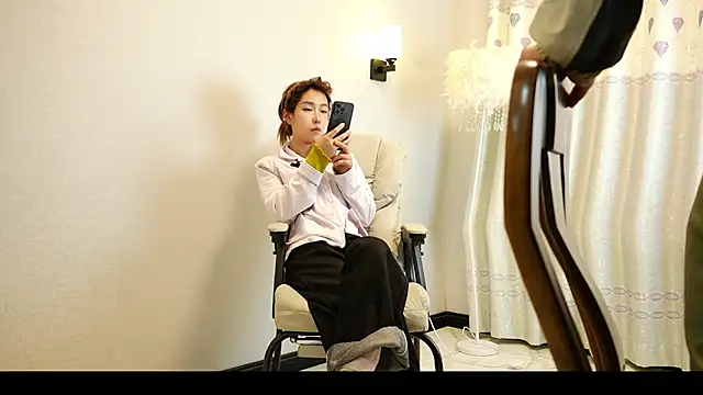 Mia--11 online show from 04/13/26, 01:38