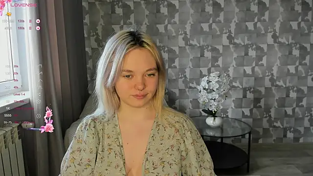 Snapshot of Anna_Delon chatting on 04/23/26, 12:29 Anna Delon online show from 04/23/26, 12:29