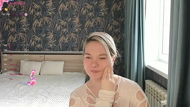 Snapshot of Anna_Delon chatting on 04/25/26, 01:41 Anna Delon online show from 04/25/26, 01:41