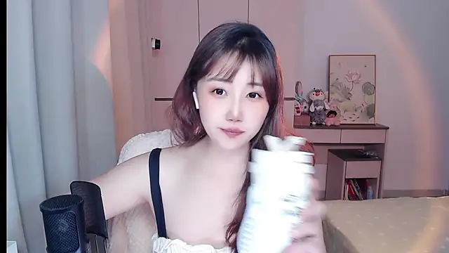 MissBunny 2026 online show from 05/12/26, 02:03