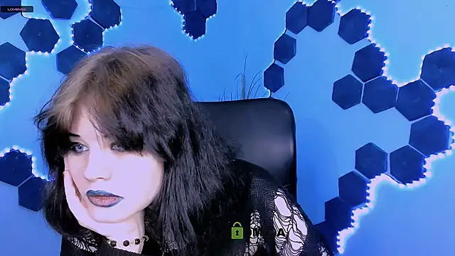 nikki kiss  online show from 05/07/26, 08:42