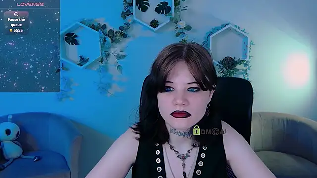 Snapshot of nikki_kiss_ chatting on 06/19/26, 08:29 nikki kiss online show from 06/19/26, 08:29