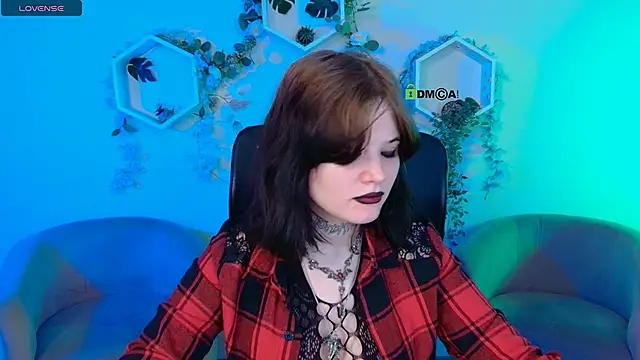 Snapshot of nikki_kiss_ chatting on 06/22/26, 08:22 nikki kiss online show from 06/22/26, 08:22