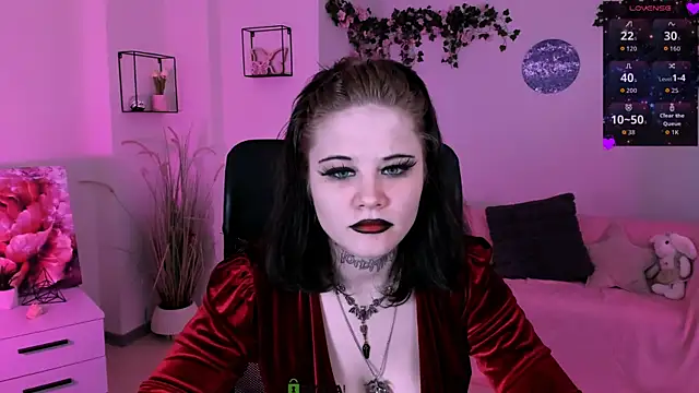 Snapshot of nikki_kiss_ chatting on 07/09/26, 08:40 nikki kiss online show from 07/09/26, 08:40