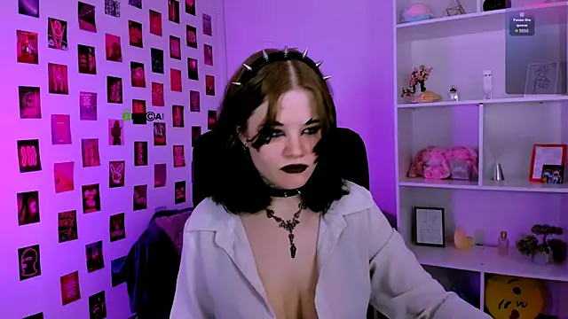 Snapshot of nikki_kiss_ chatting on 07/24/26, 08:45 nikki kiss online show from 07/24/26, 08:45