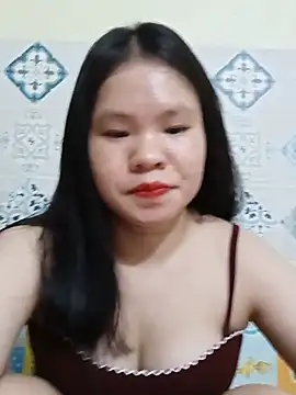 Seraphinahh online show from 05/17/26, 02:02