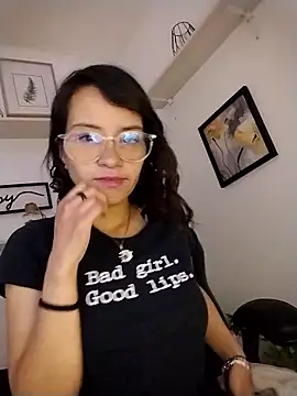 Anni-e26 online show from 04/20/26, 01:14