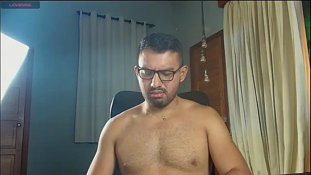 Snapshot of JacobWestt chatting on 04/21/26, 11:38 JacobWestt online show from 04/21/26, 11:38